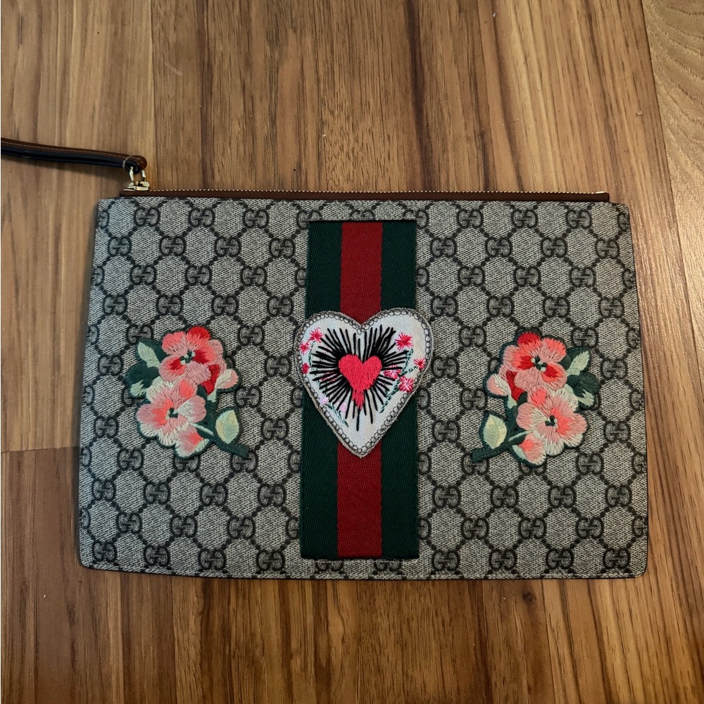Gucci Zipper Clutch